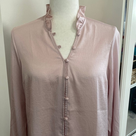 Express Light Pink Portofino Ruffle V-Neck Button Up Blouse Shirt Bohemian Top - Picture 4 of 16